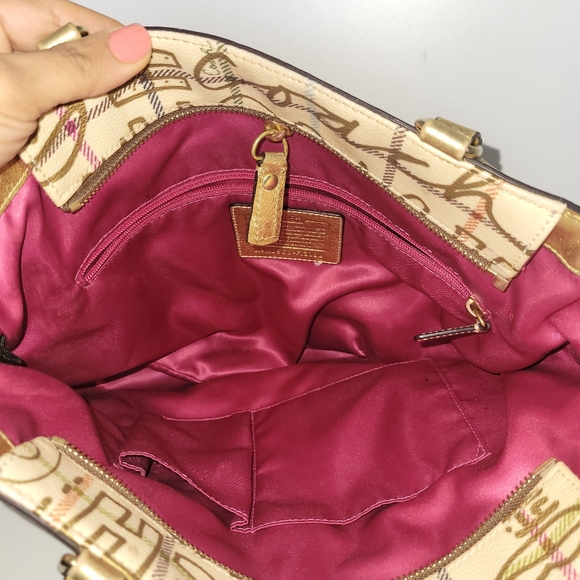 Coach Signature Coated Canvas Gold/Creamy Tote bag - Picture 10 of 10